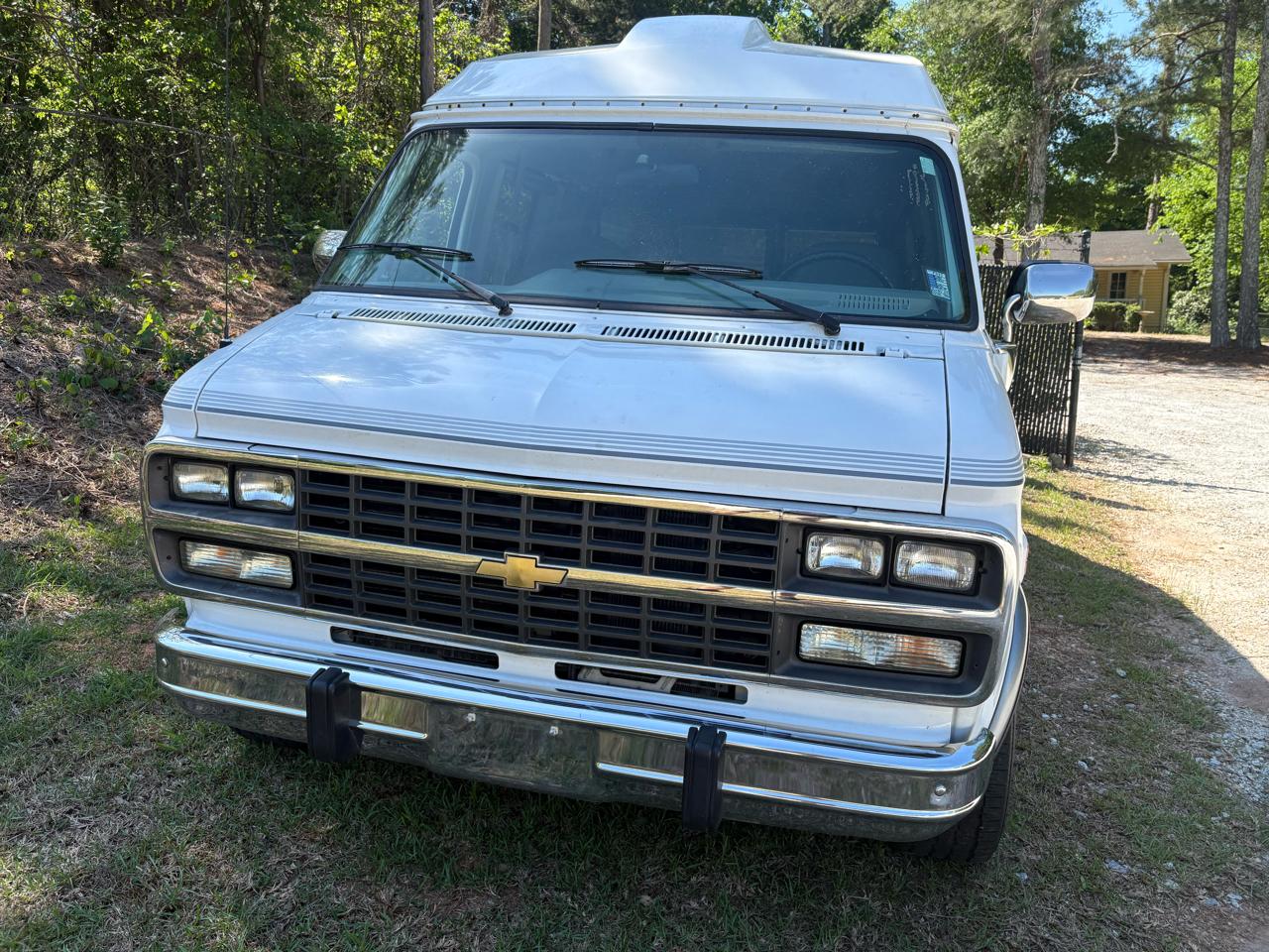 Chevrolet Chevy Van G20 110" WB 1995