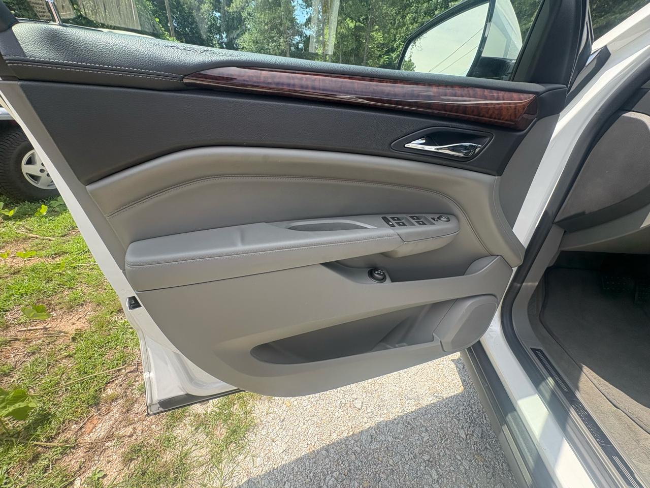 Cadillac SRX FWD 4dr Luxury Collection 2010