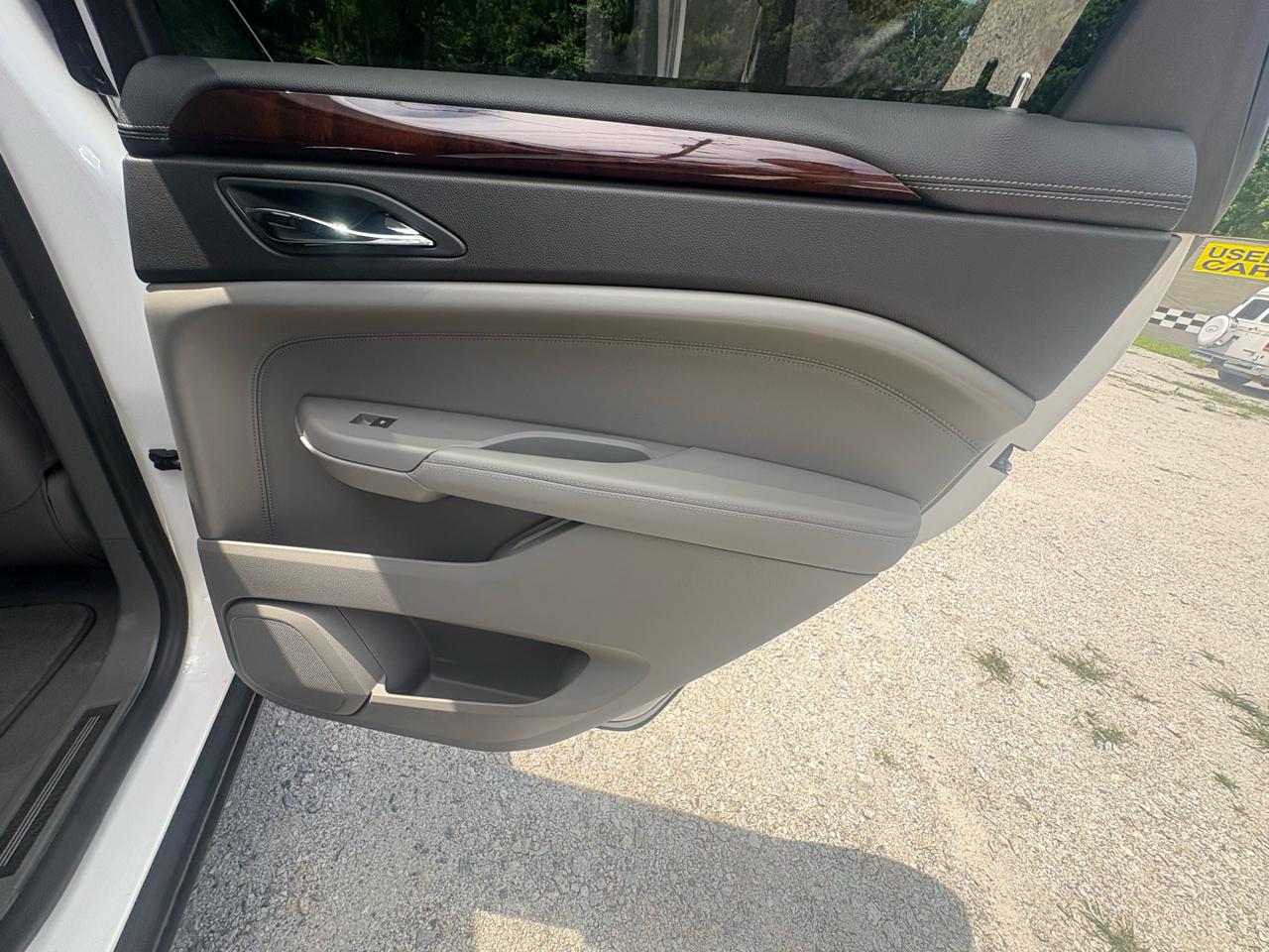 Cadillac SRX FWD 4dr Luxury Collection 2010