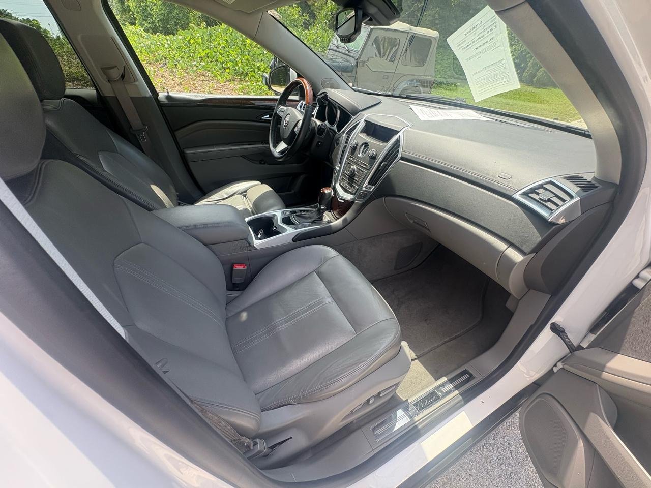Cadillac SRX FWD 4dr Luxury Collection 2010
