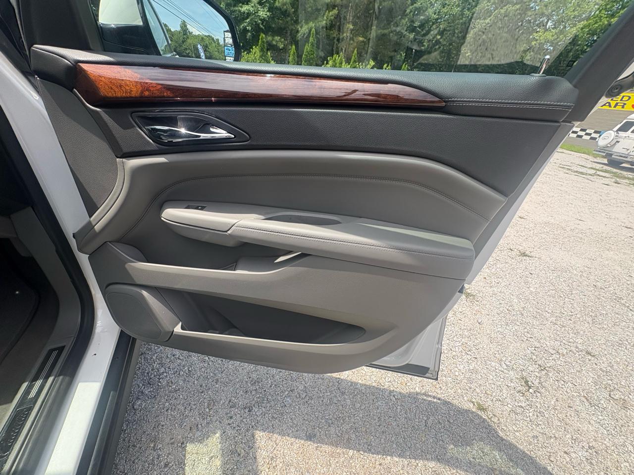 Cadillac SRX FWD 4dr Luxury Collection 2010