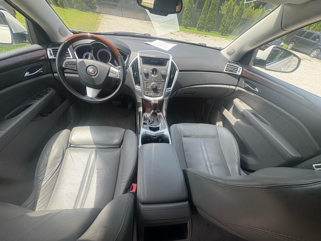 Cadillac SRX FWD 4dr Luxury Collection 2010