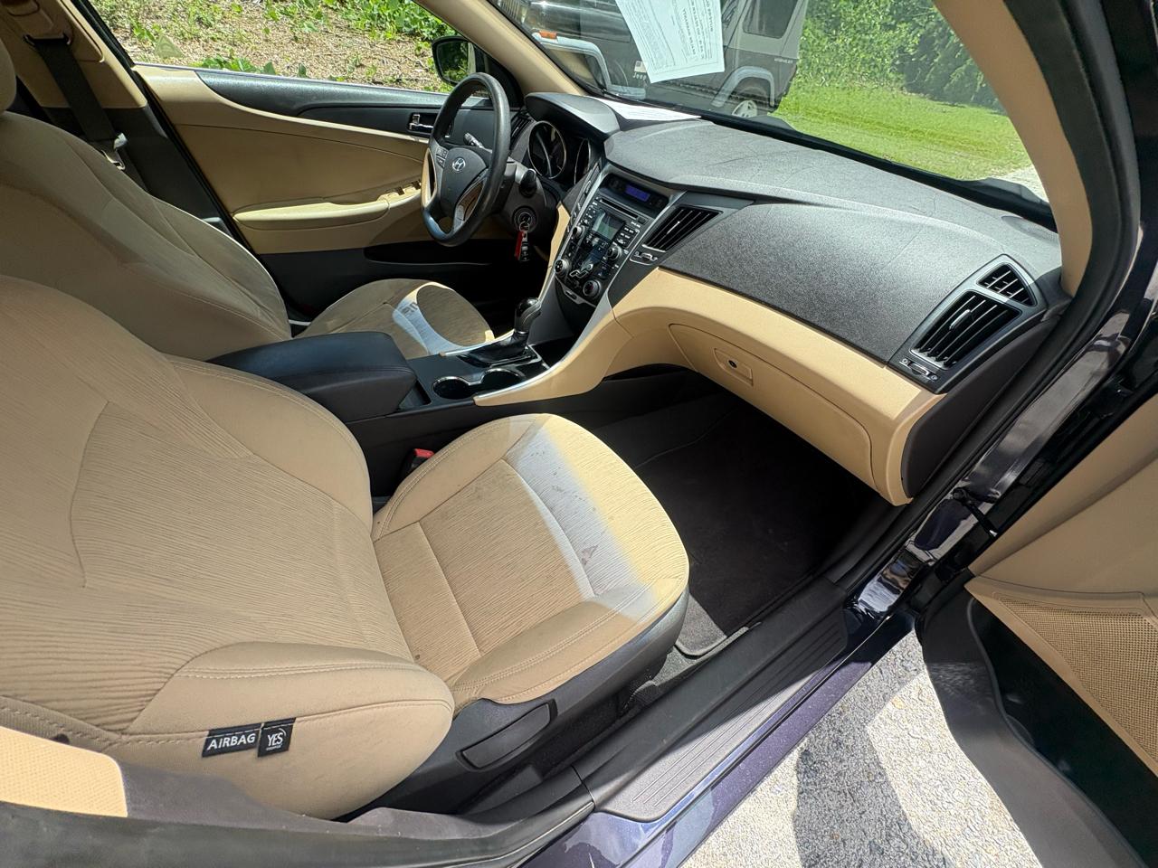 Hyundai Sonata 4dr Sdn 2.4L Auto GLS 2011