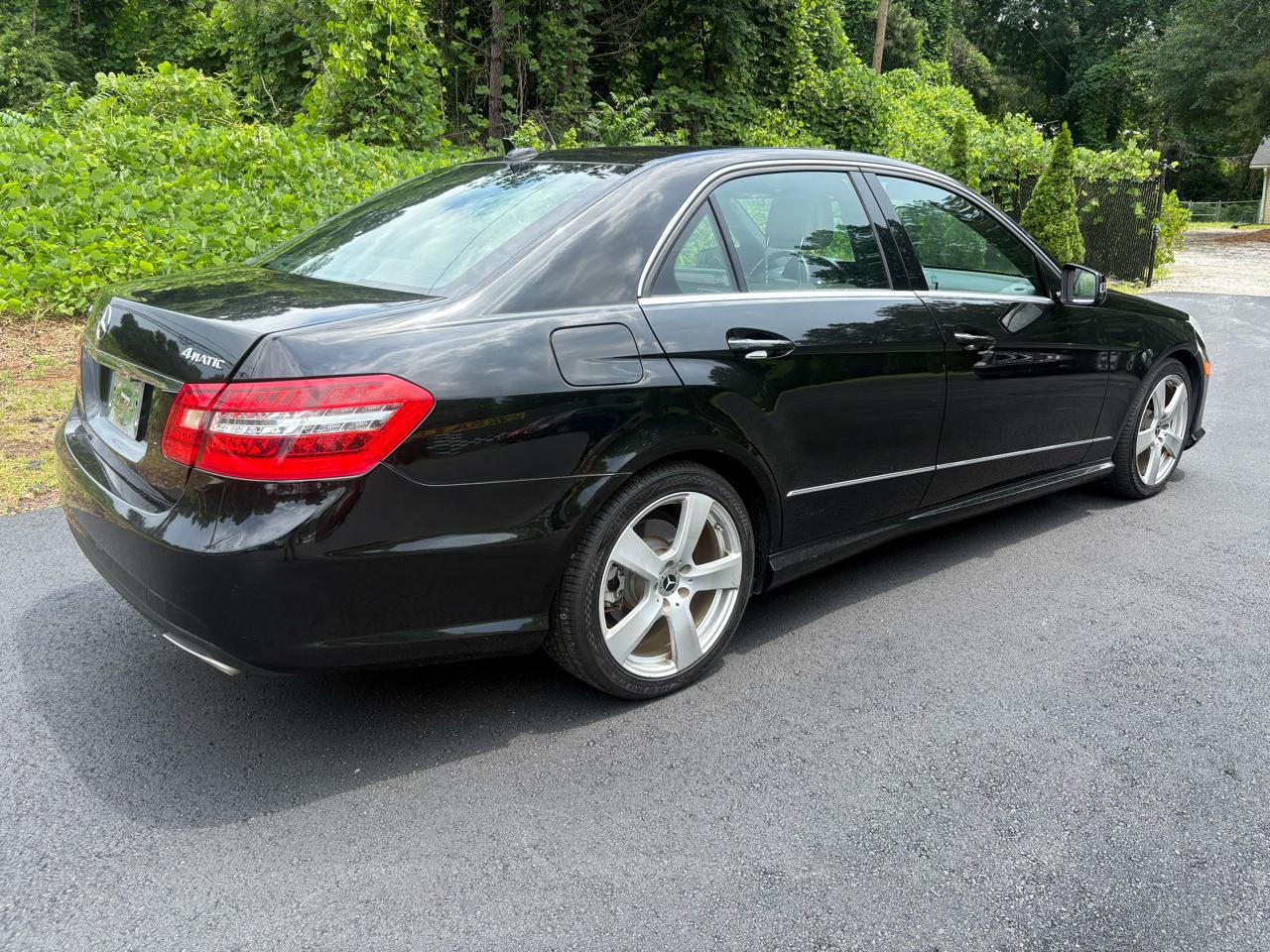 Mercedes-Benz E-Class 4dr Sdn E 350 Luxury 4MATIC 2010