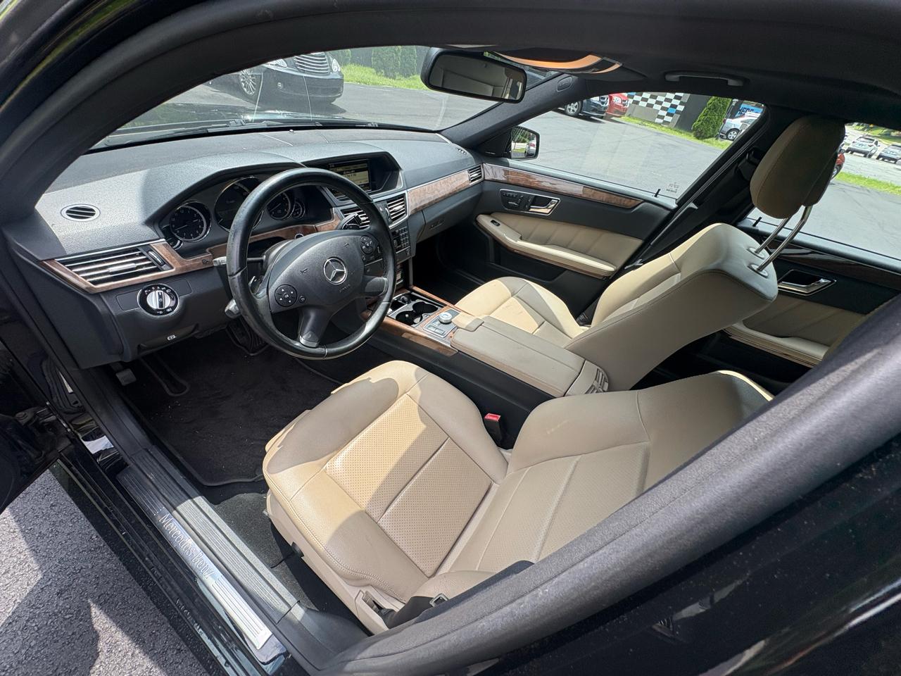 Mercedes-Benz E-Class 4dr Sdn E 350 Luxury 4MATIC 2010