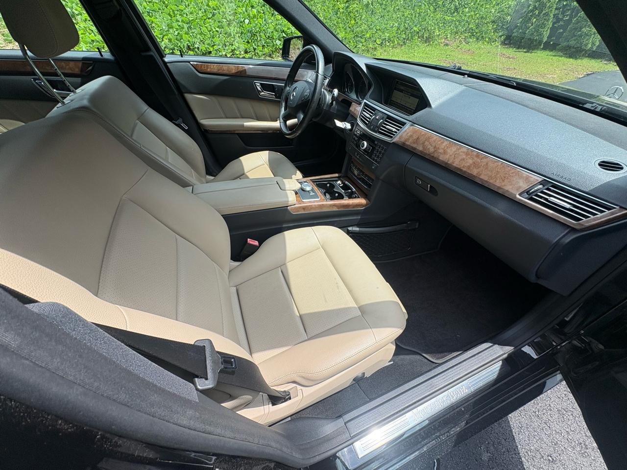 Mercedes-Benz E-Class 4dr Sdn E 350 Luxury 4MATIC 2010