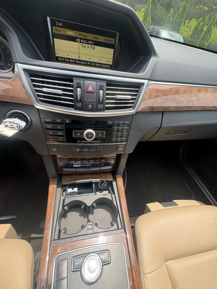 Mercedes-Benz E-Class 4dr Sdn E 350 Luxury 4MATIC 2010