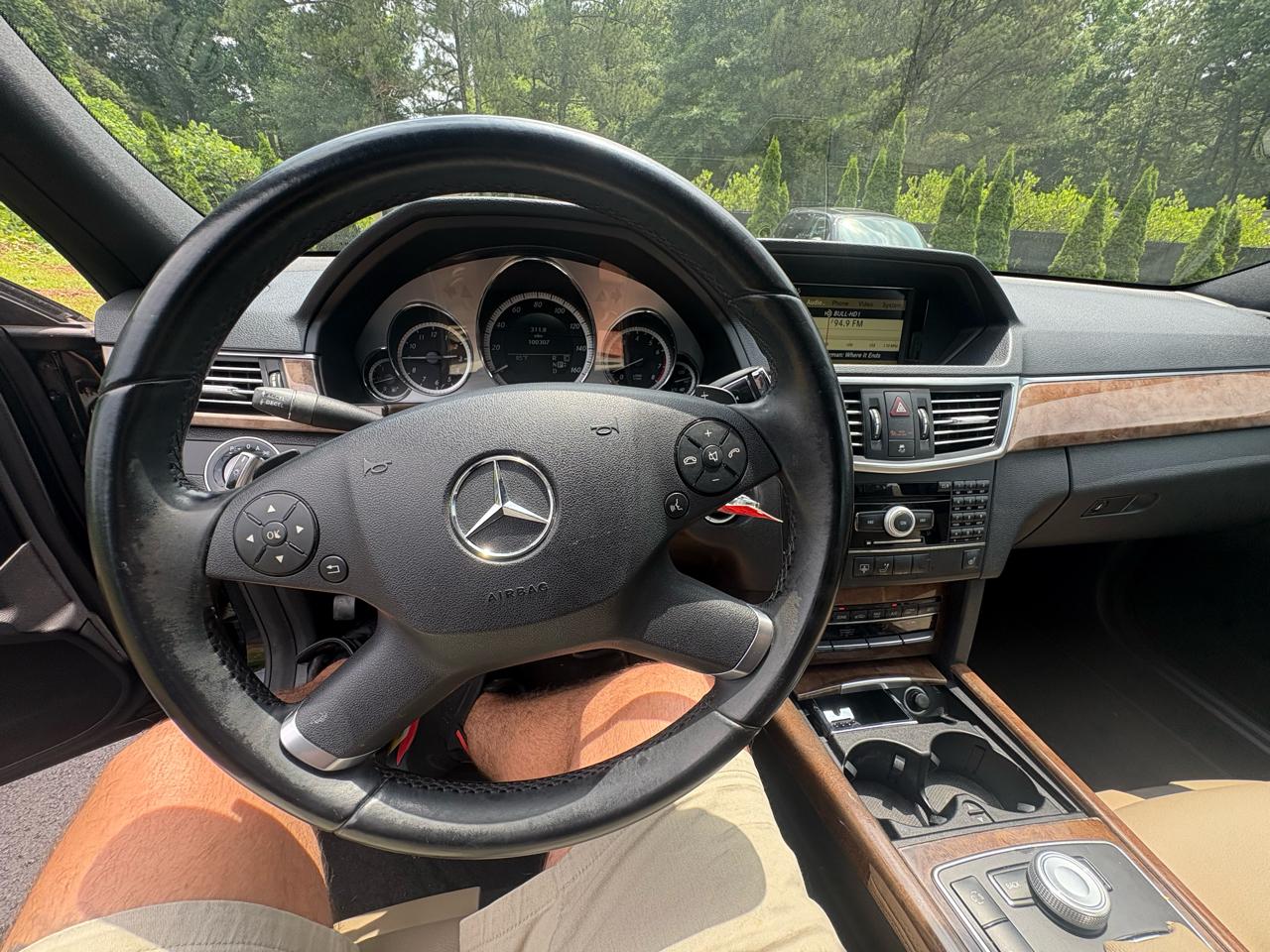 Mercedes-Benz E-Class 4dr Sdn E 350 Luxury 4MATIC 2010