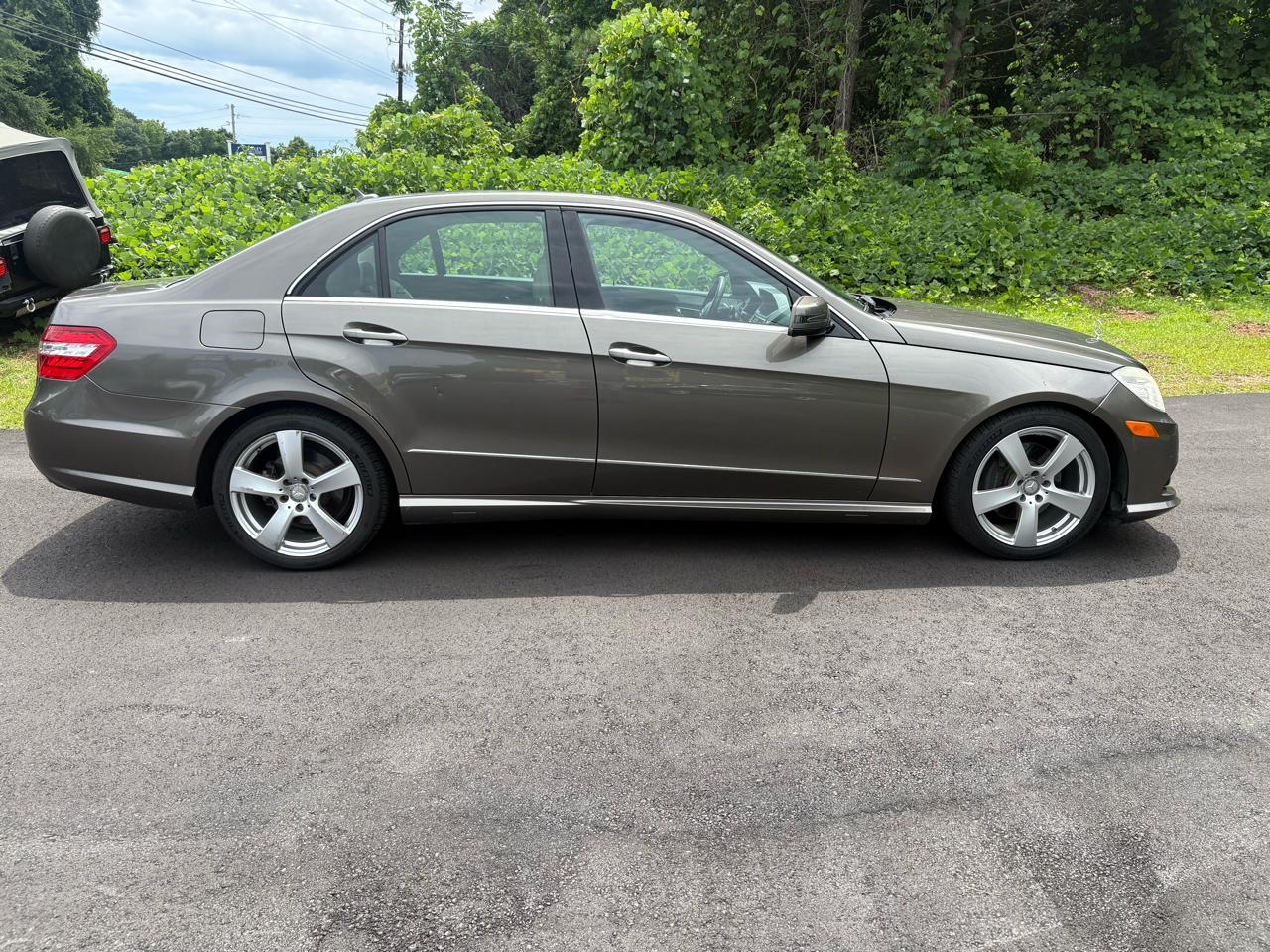 Mercedes-Benz E-Class 4dr Sdn E 350 Luxury RWD 2010
