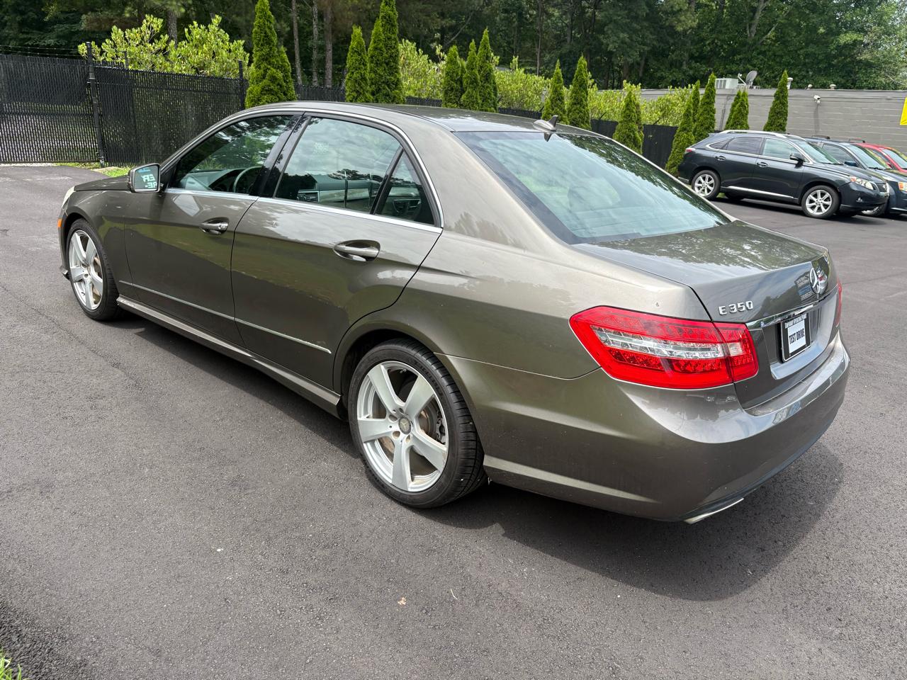 Mercedes-Benz E-Class 4dr Sdn E 350 Luxury RWD 2010