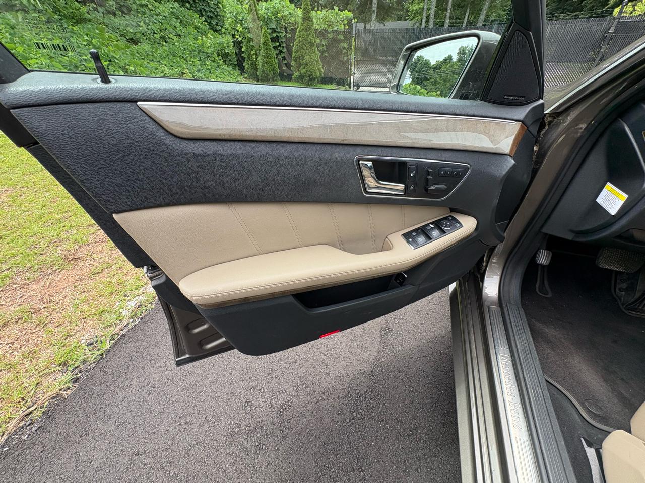 Mercedes-Benz E-Class 4dr Sdn E 350 Luxury RWD 2010