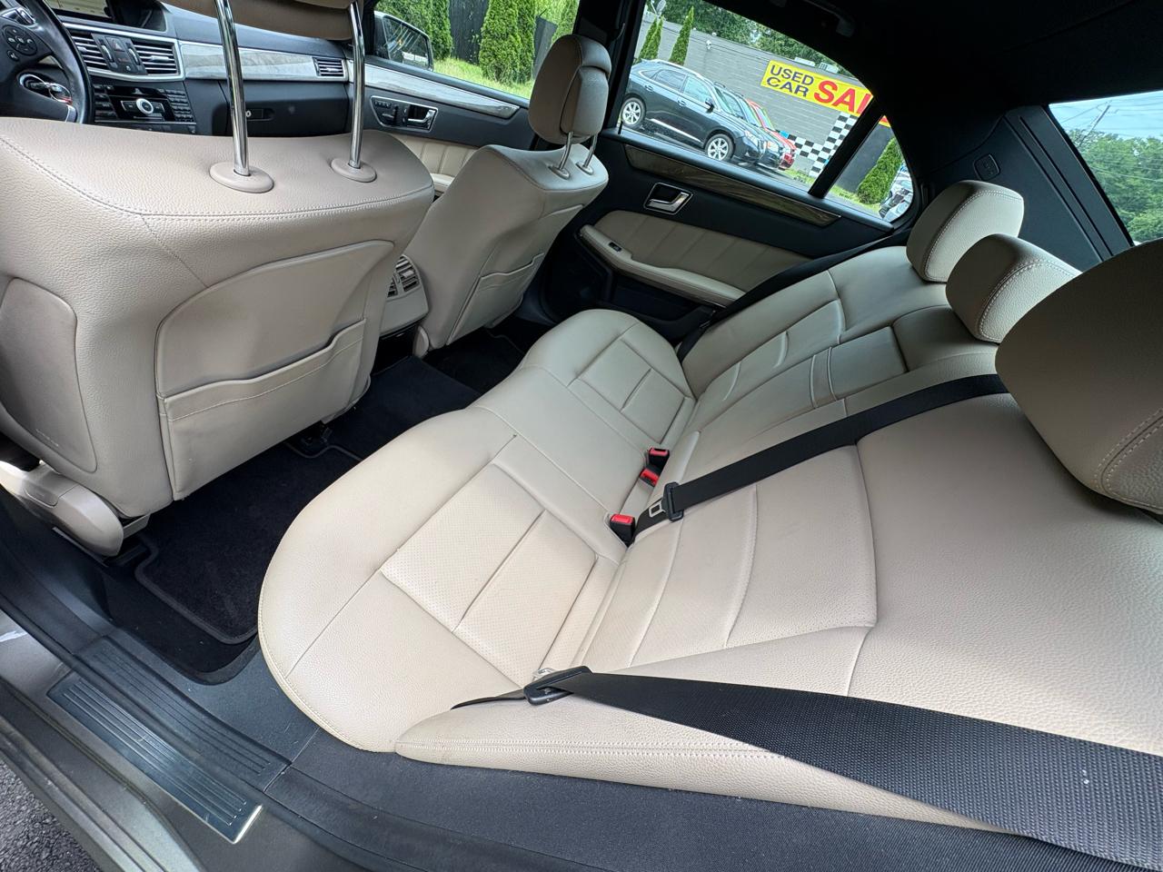 Mercedes-Benz E-Class 4dr Sdn E 350 Luxury RWD 2010