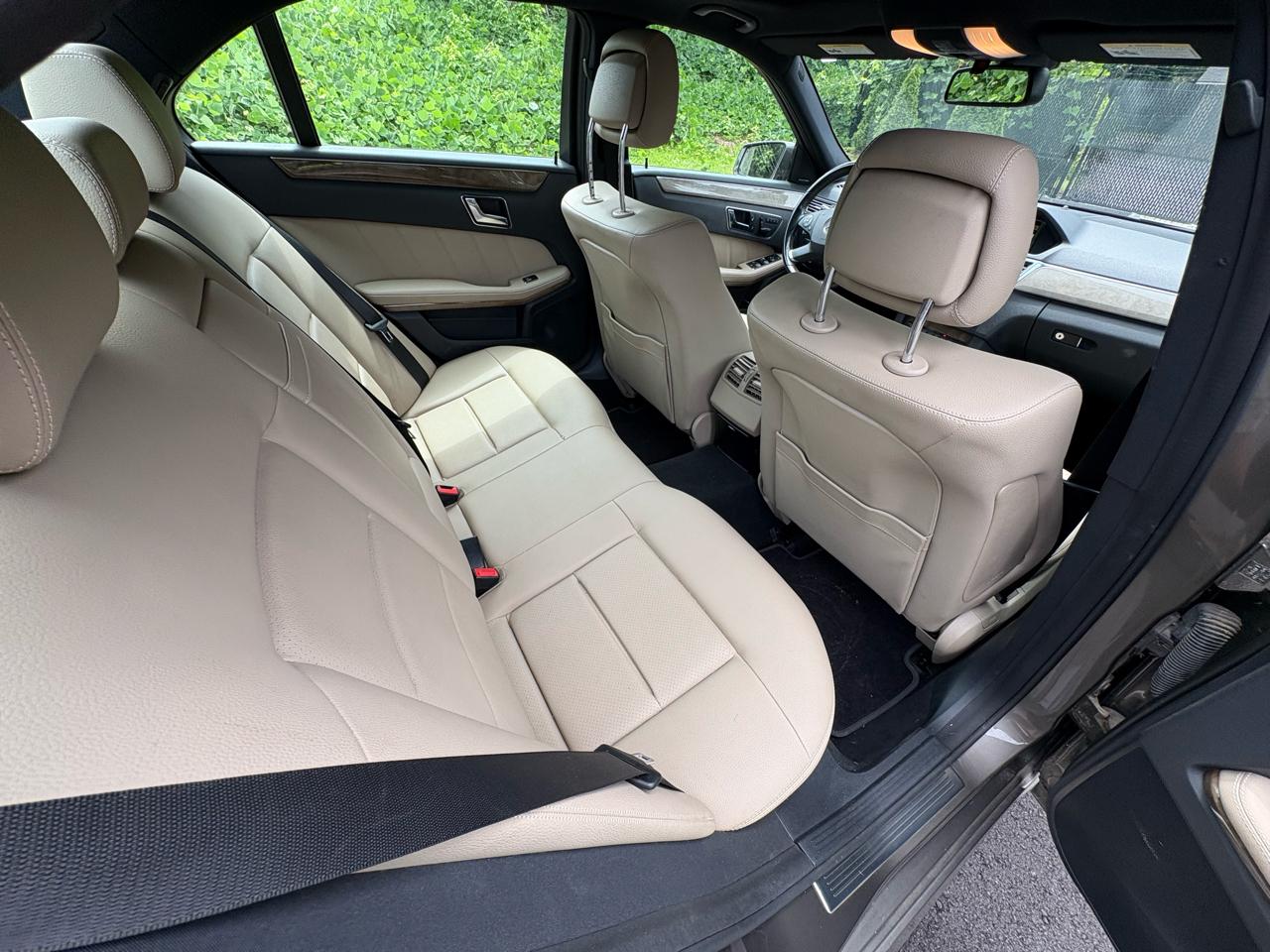 Mercedes-Benz E-Class 4dr Sdn E 350 Luxury RWD 2010