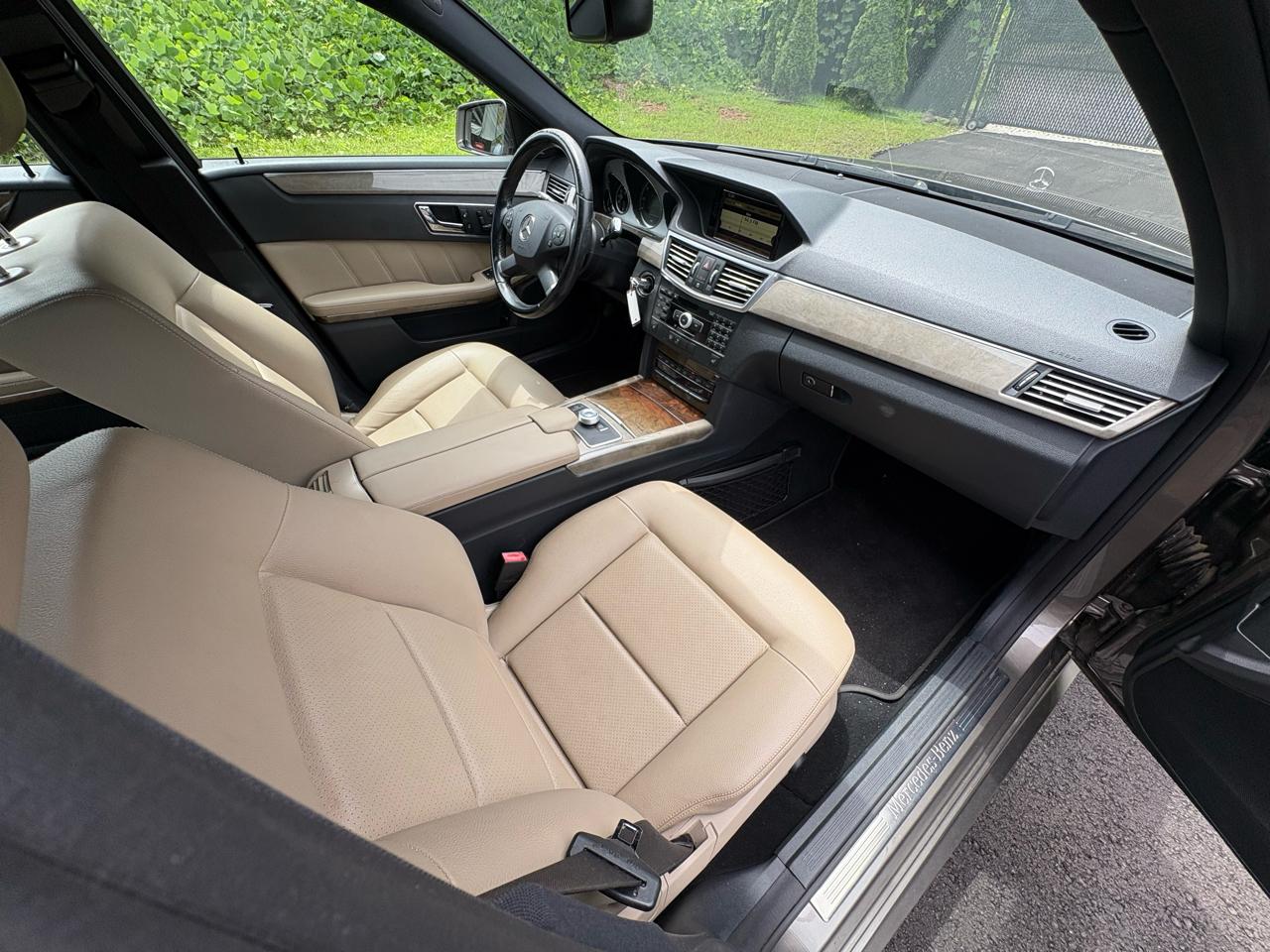 Mercedes-Benz E-Class 4dr Sdn E 350 Luxury RWD 2010
