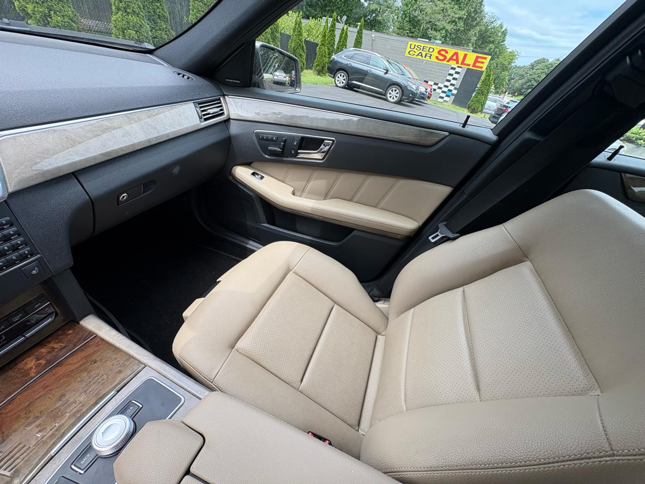 Mercedes-Benz E-Class 4dr Sdn E 350 Luxury RWD 2010