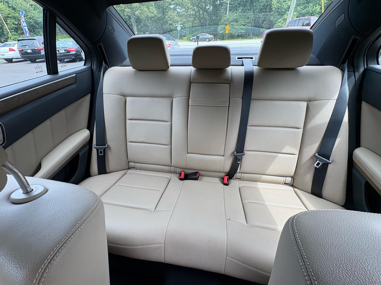 Mercedes-Benz E-Class 4dr Sdn E 350 Luxury RWD 2010