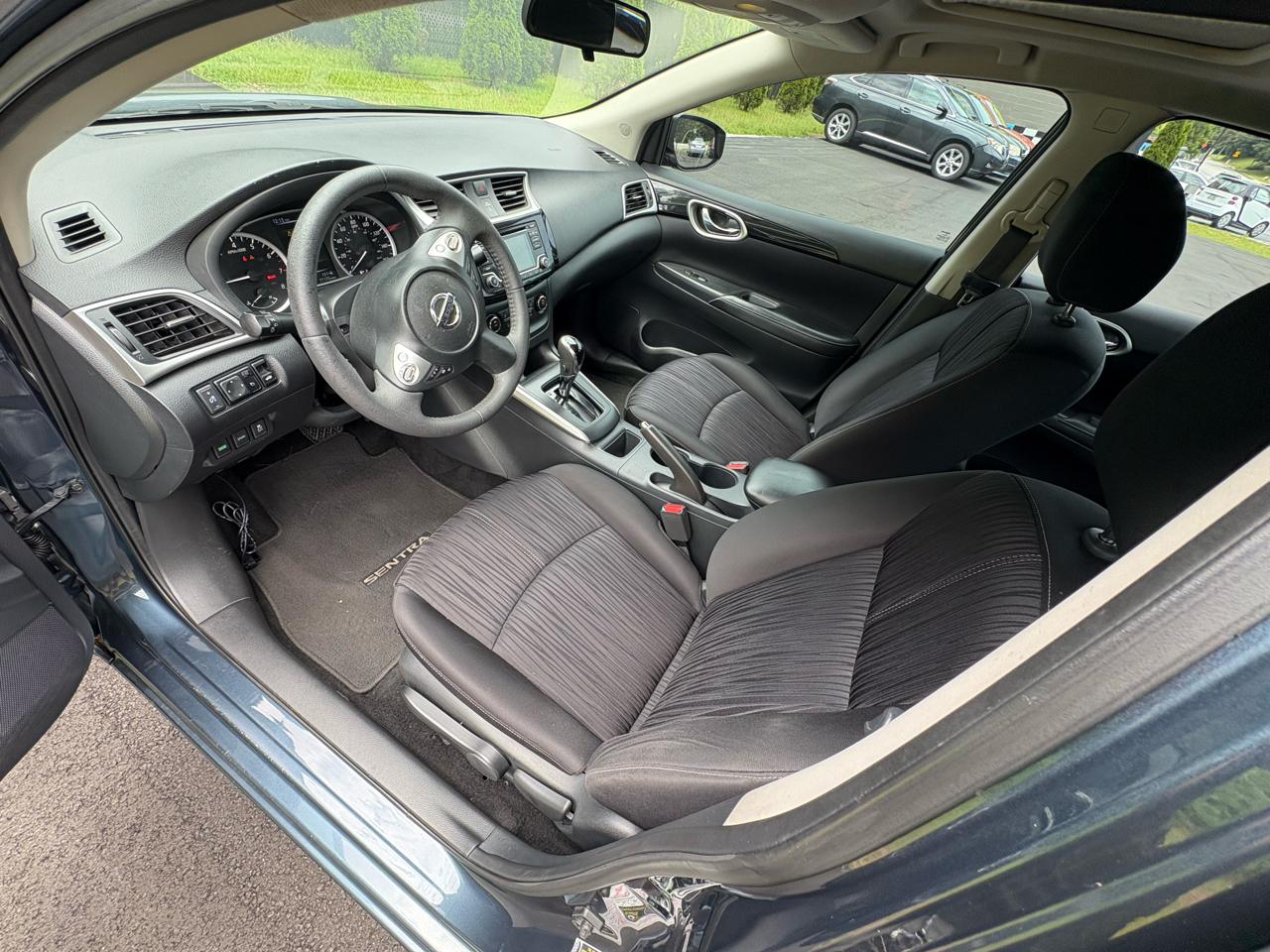 Nissan Sentra SV CVT 2017