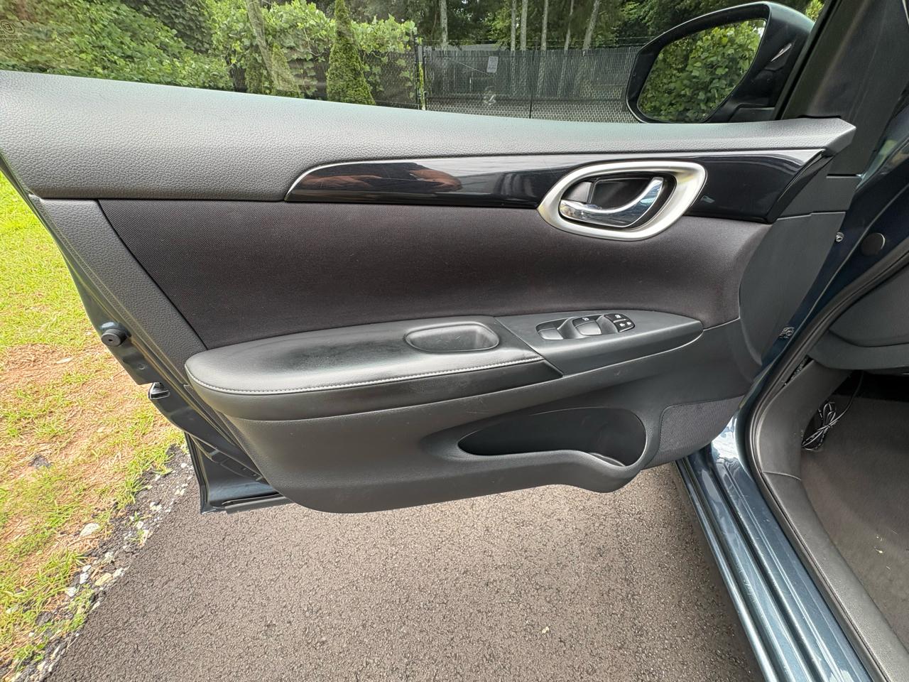 Nissan Sentra SV CVT 2017