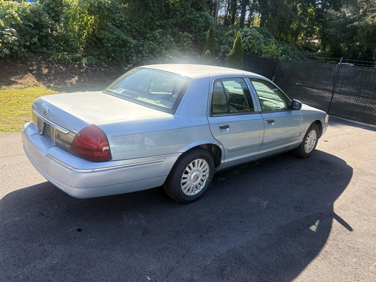 Mercury Grand Marquis 4dr Sdn LS 2008