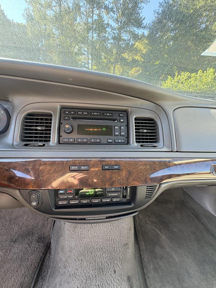 Mercury Grand Marquis 4dr Sdn LS 2008