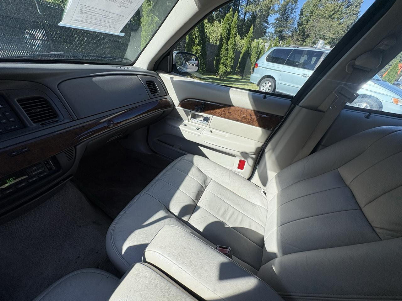 Mercury Grand Marquis 4dr Sdn LS 2008