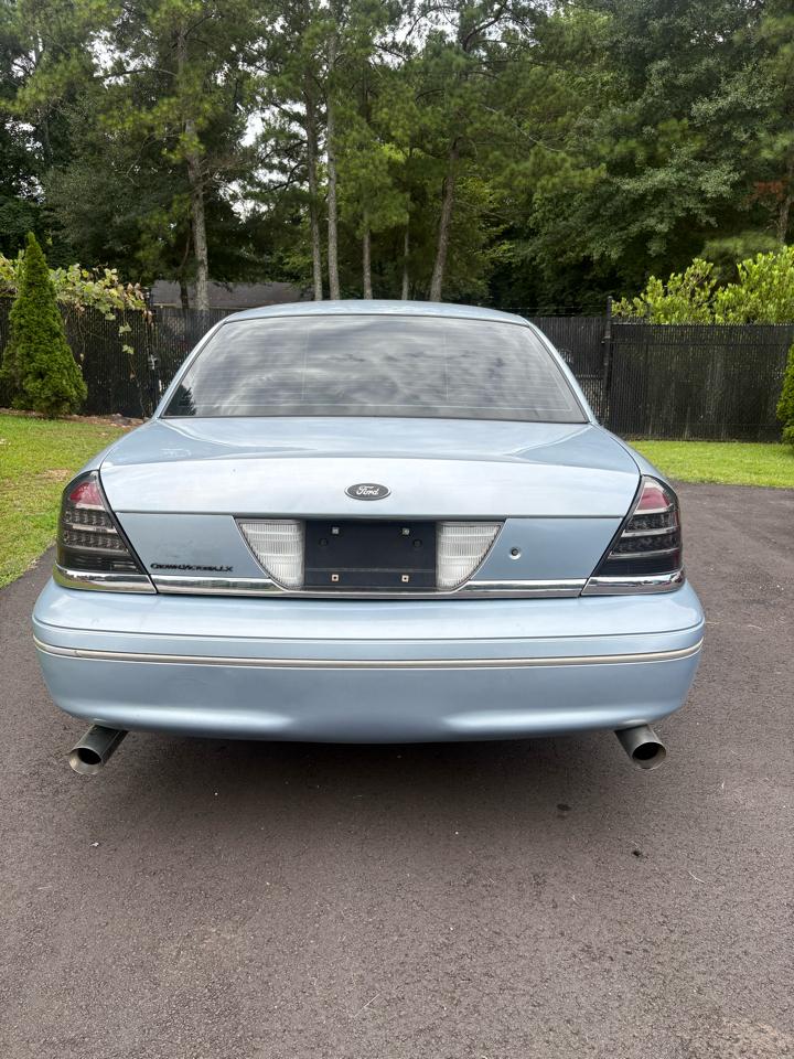Ford Crown Victoria 4dr Sdn LX 1999