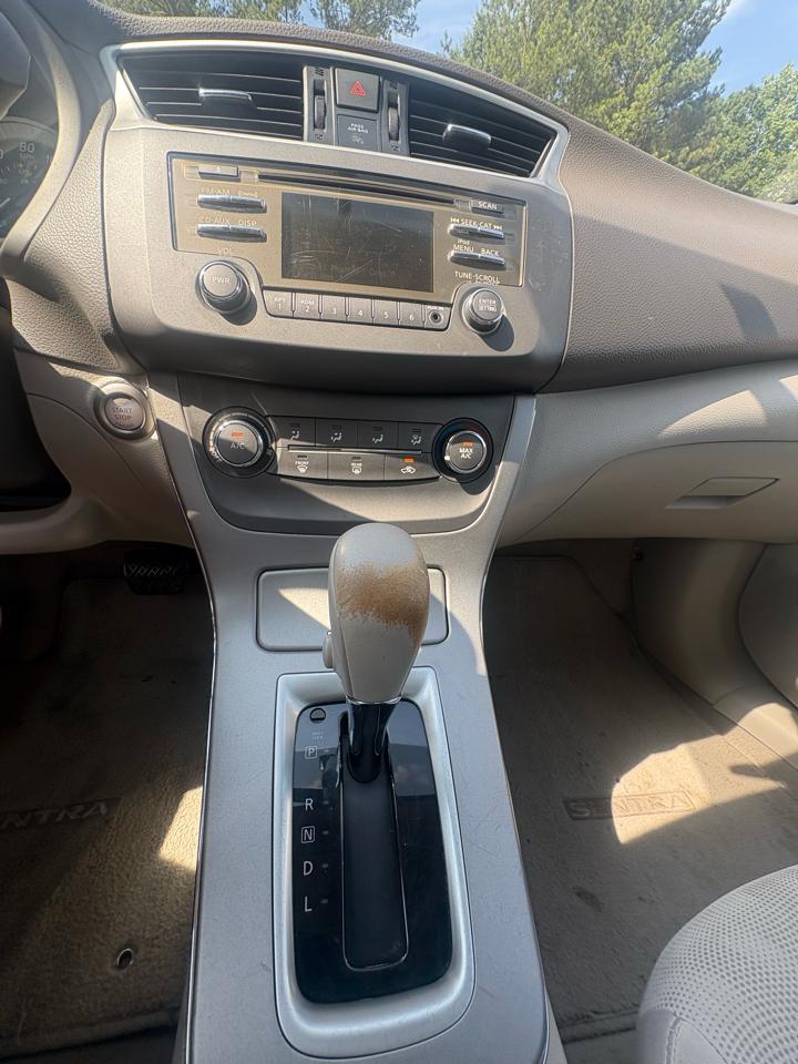 Nissan Sentra 4dr Sdn I4 CVT SV 2013