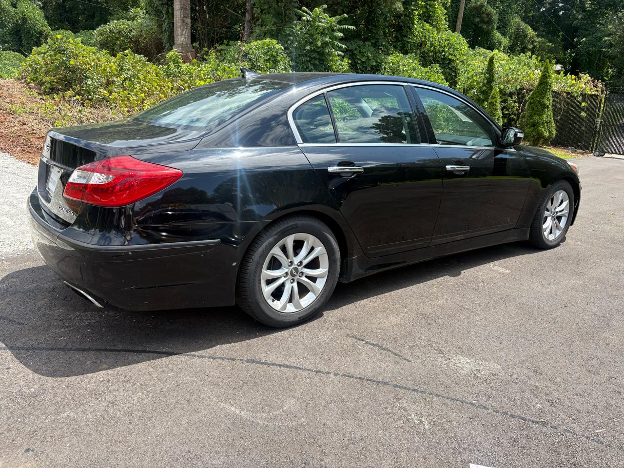 Hyundai Genesis 4dr Sdn V6 3.8L 2012
