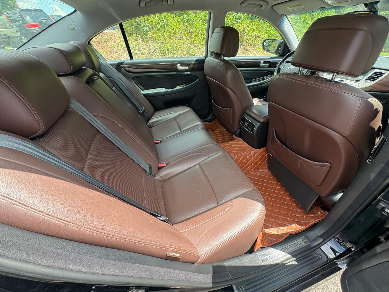 Hyundai Genesis 4dr Sdn V6 3.8L 2012