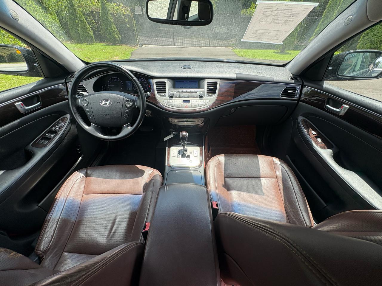 Hyundai Genesis 4dr Sdn V6 3.8L 2012