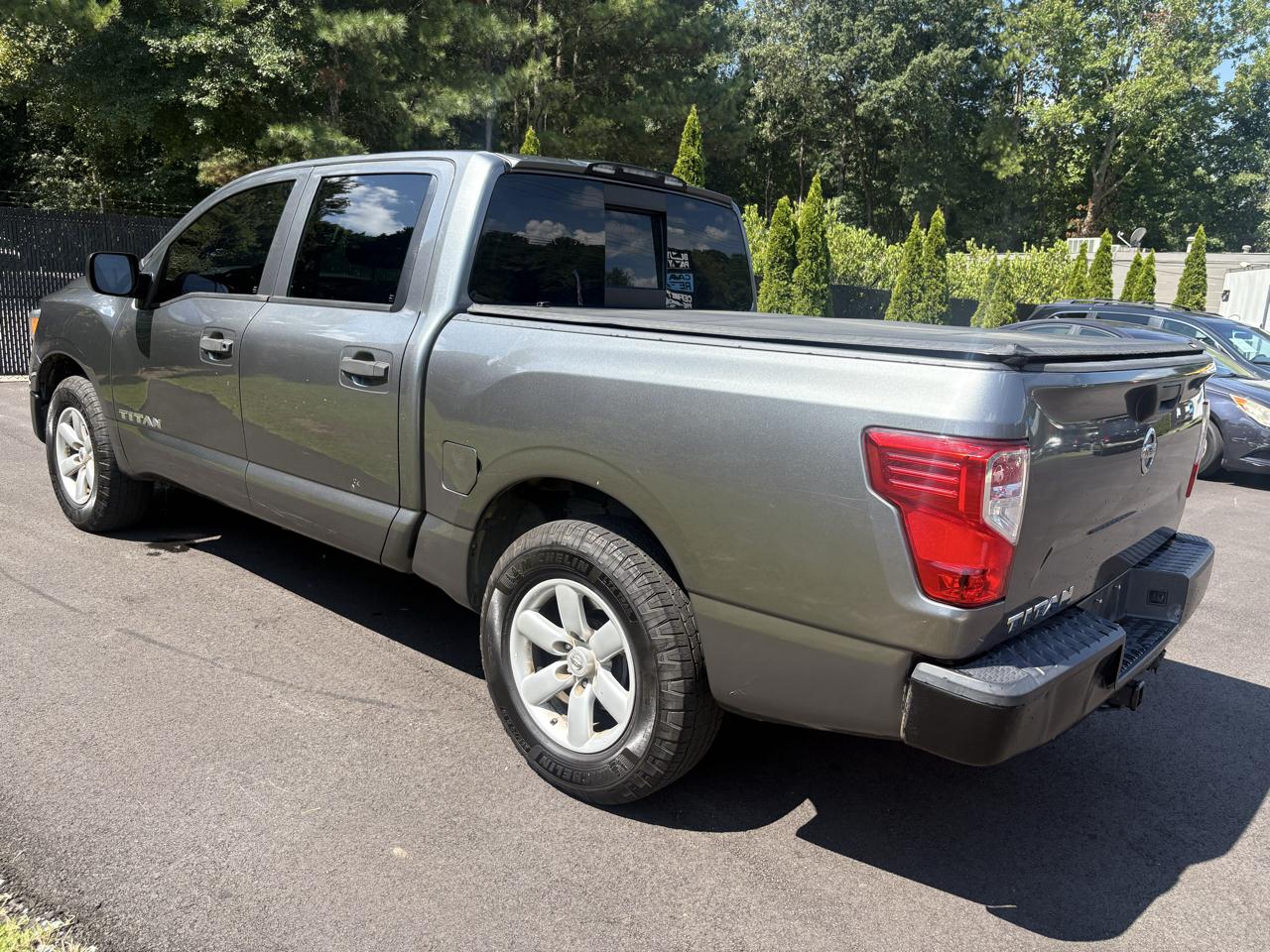 Nissan Titan 4x2 Crew Cab S 2017