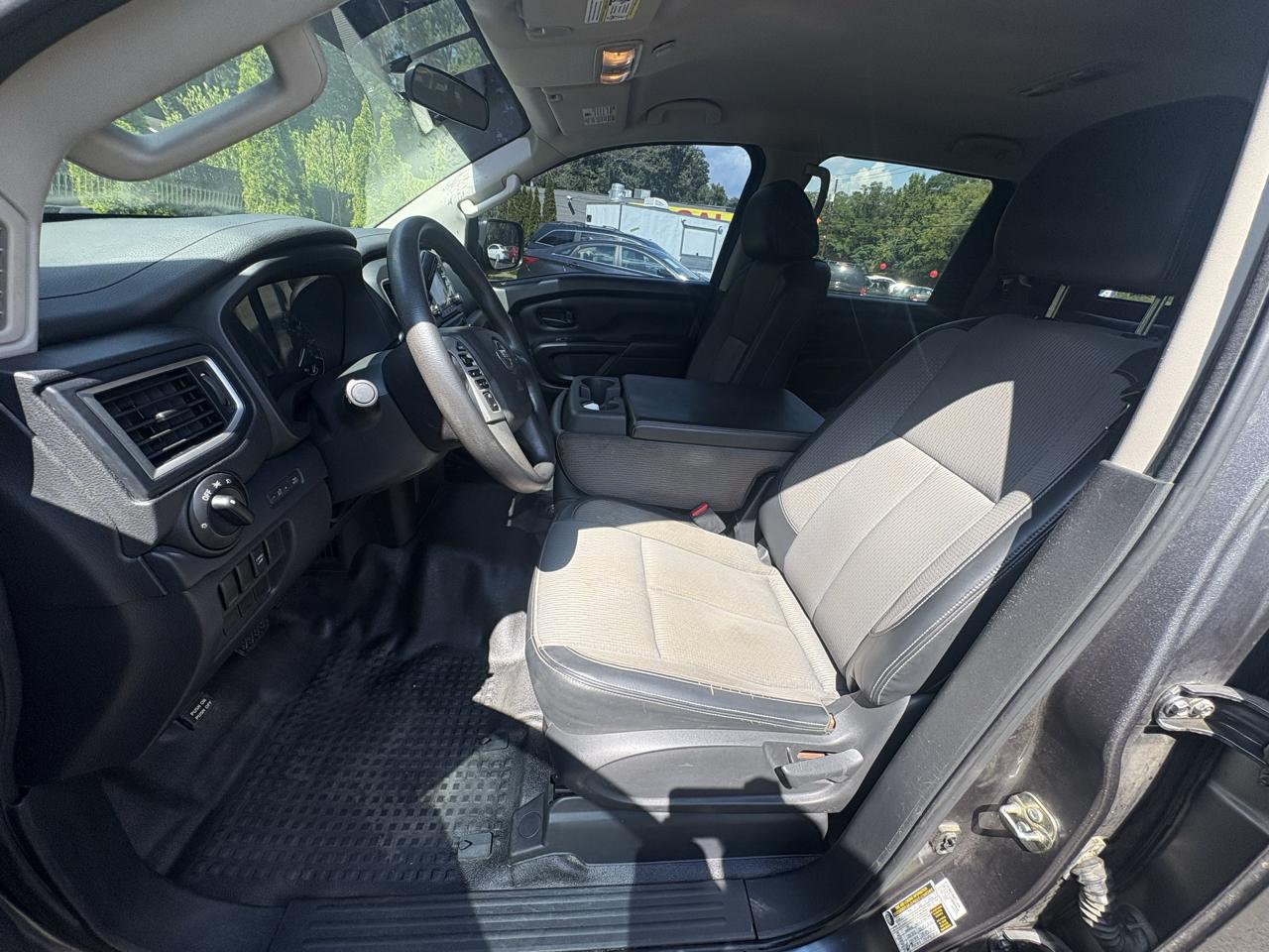 Nissan Titan 4x2 Crew Cab S 2017