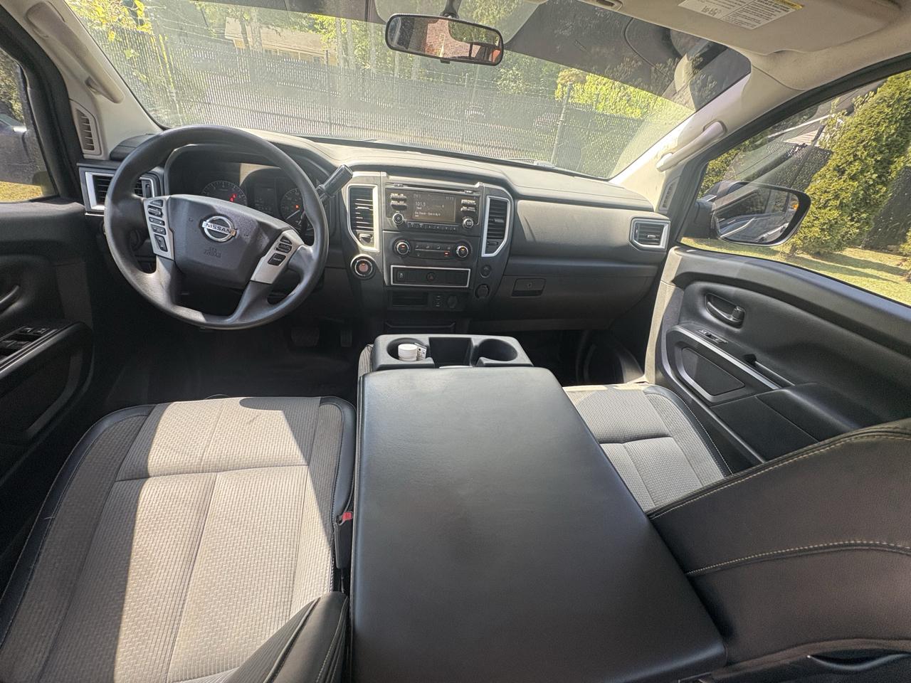 Nissan Titan 4x2 Crew Cab S 2017