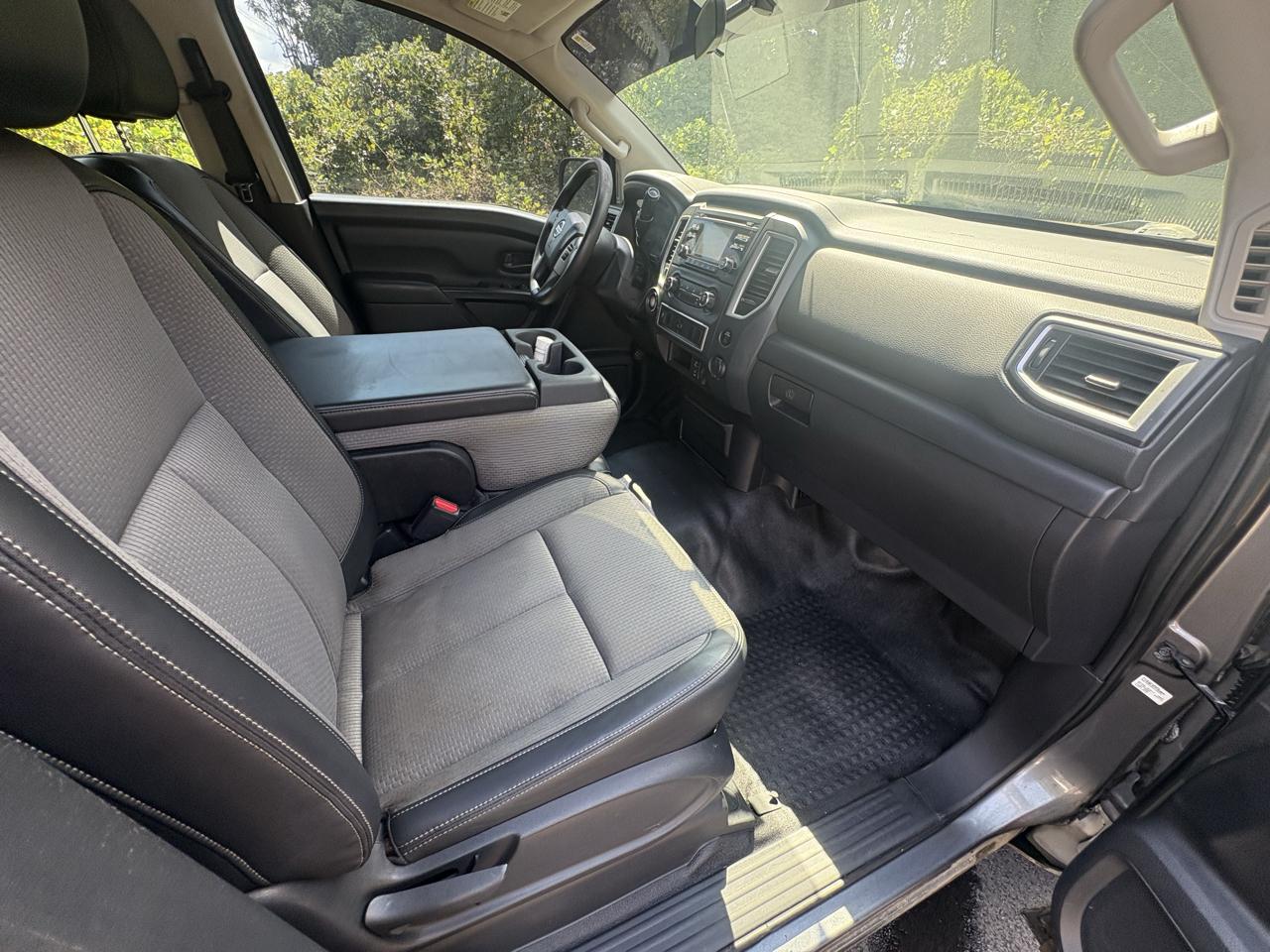 Nissan Titan 4x2 Crew Cab S 2017
