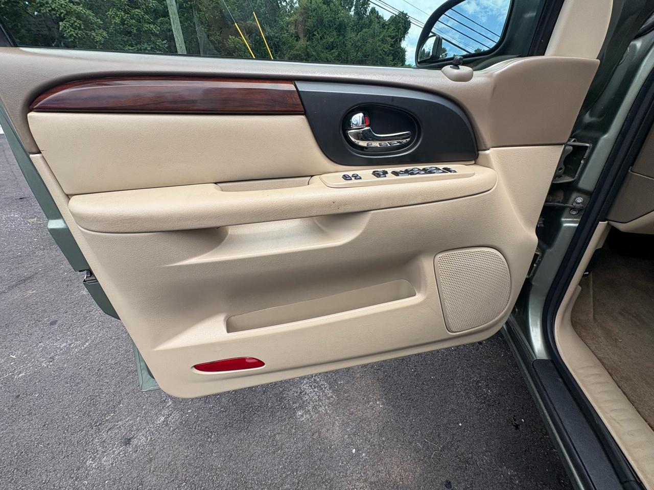 GMC Envoy 4dr 2WD SLT 2004