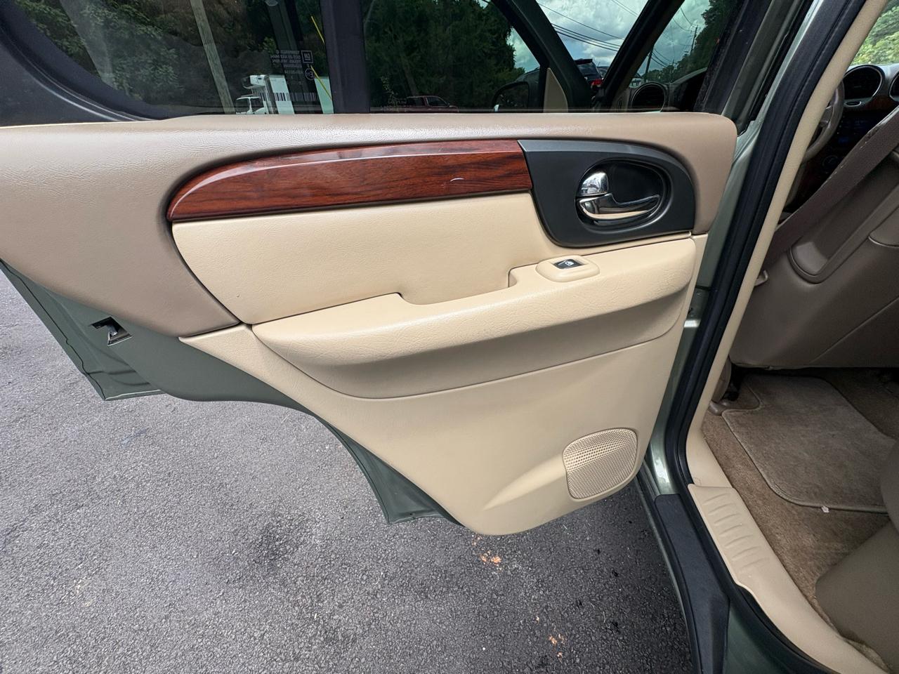 GMC Envoy 4dr 2WD SLT 2004