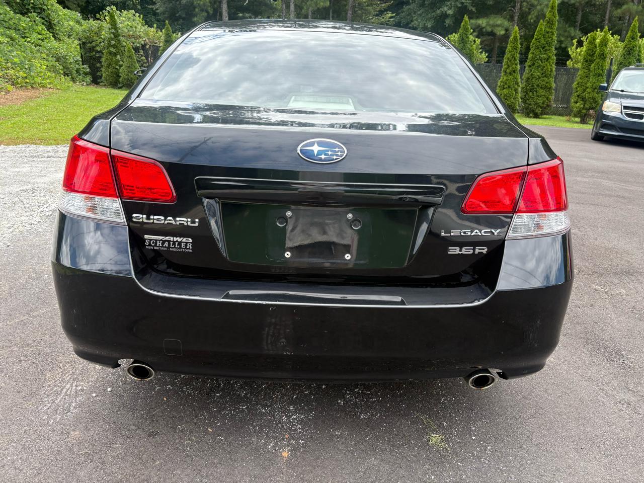 Subaru Legacy 4dr Sdn H6 Auto 3.6R Limited Moon 2010