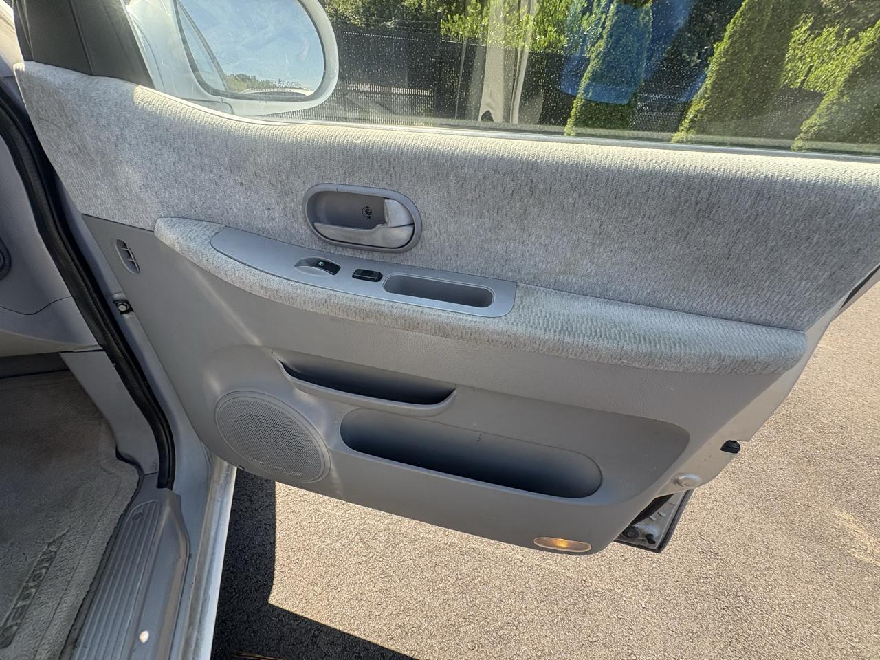 Kia Sedona 4dr Auto LX 2005