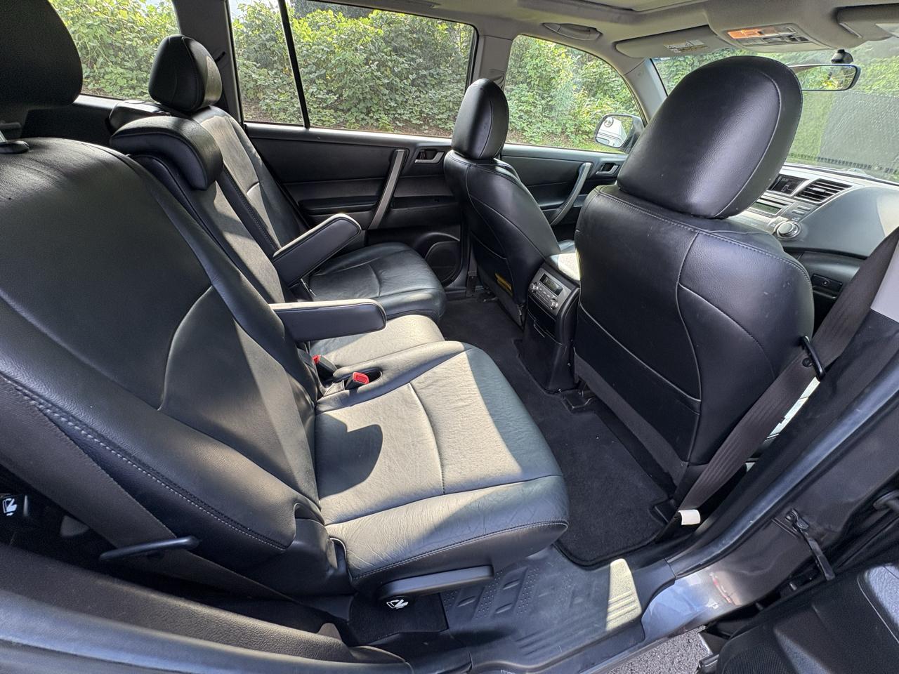 Toyota Highlander 4WD 4dr V6 SE (Natl) 2010
