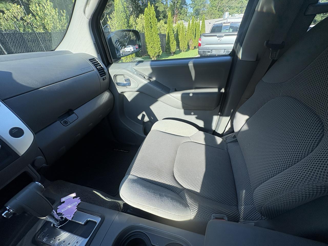 Nissan Frontier 2WD Crew Cab SWB Auto SE 2010