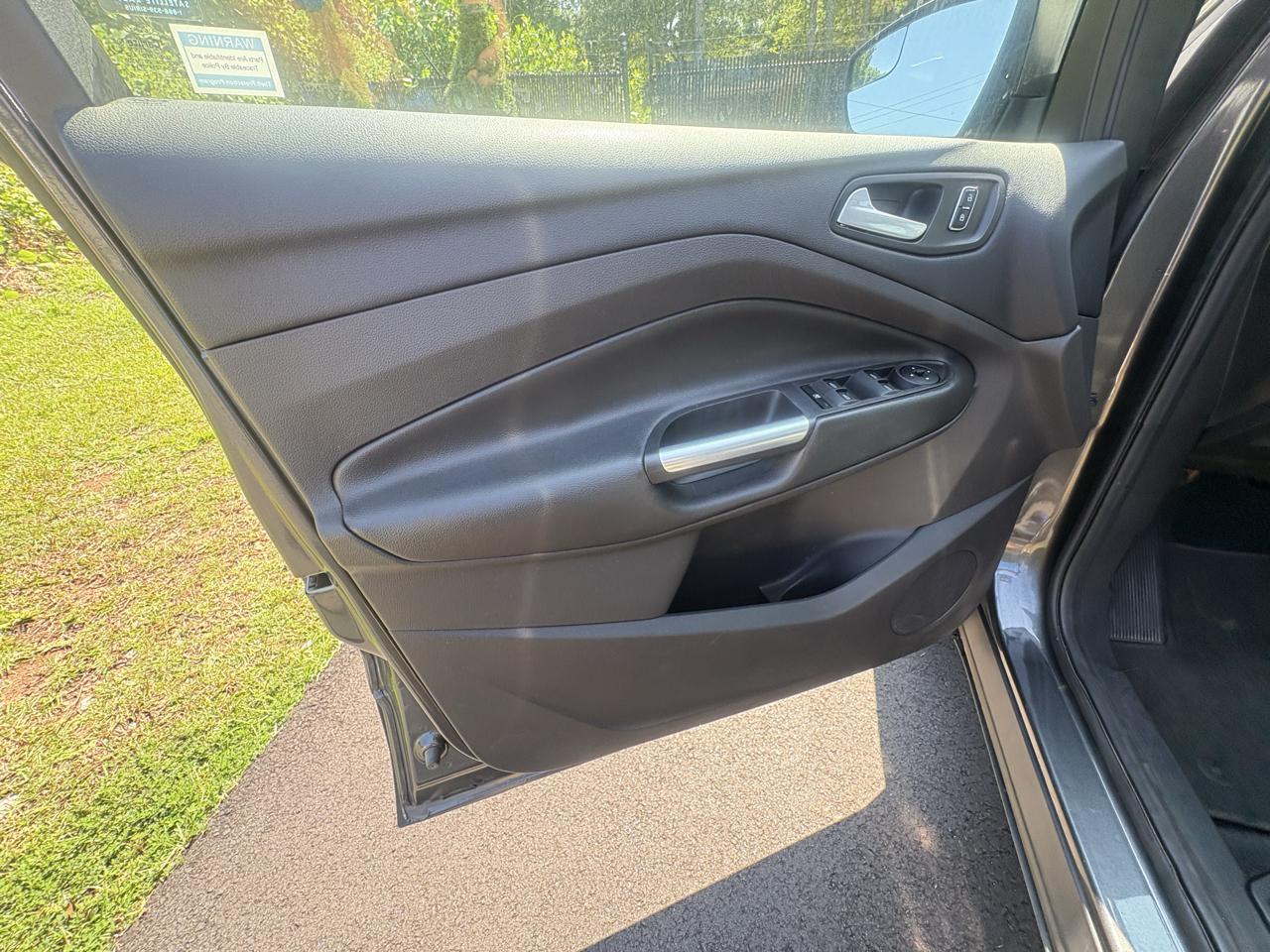 Ford Escape FWD 4dr SE 2015