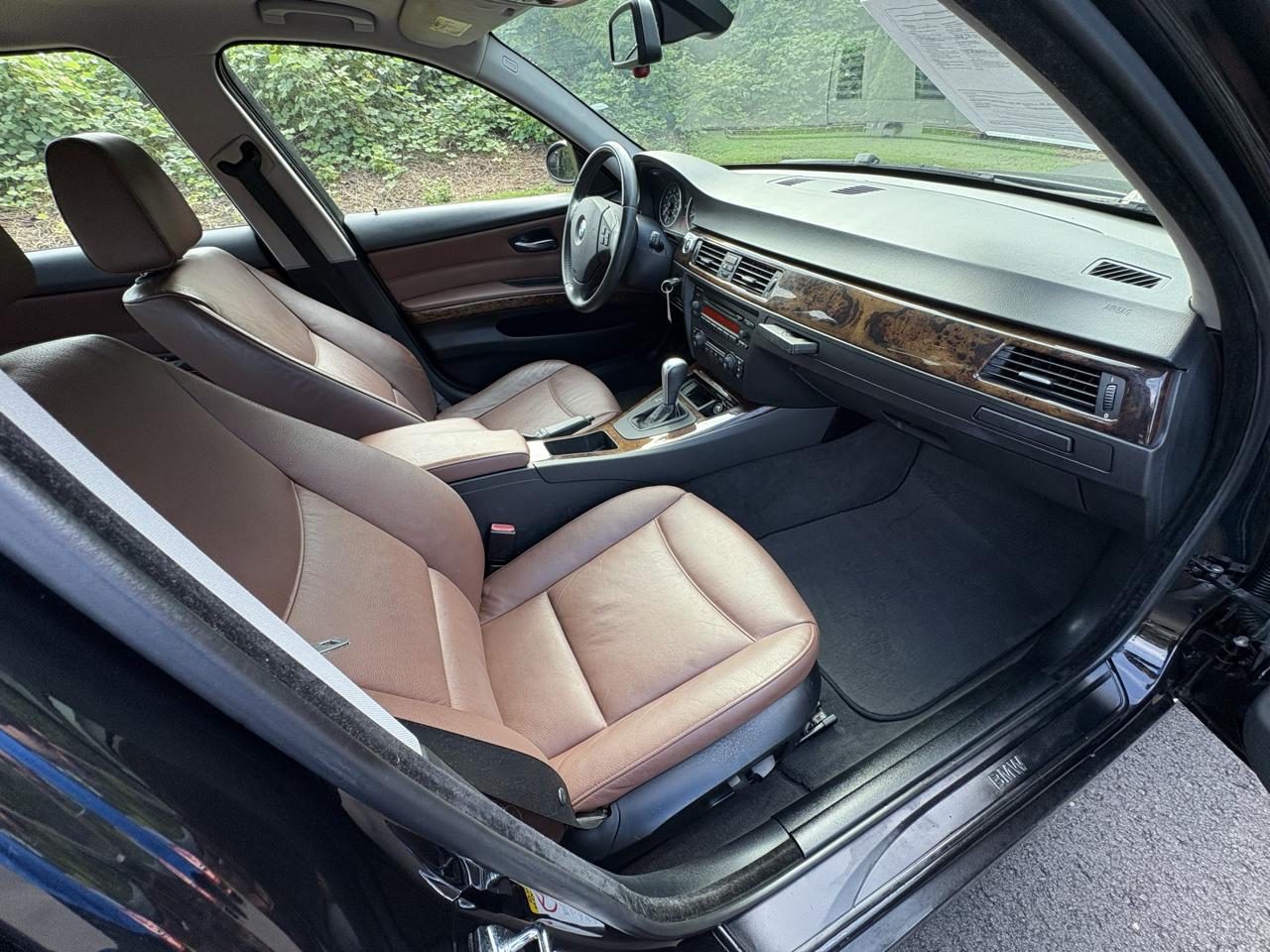 BMW 3 Series 325i 4dr Sdn RWD 2006