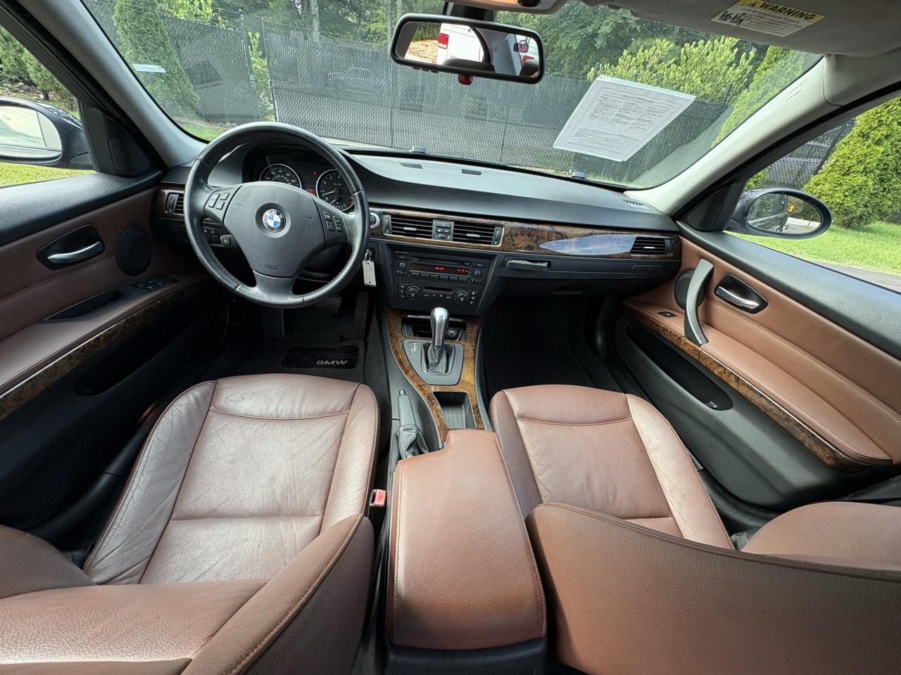 BMW 3 Series 325i 4dr Sdn RWD 2006