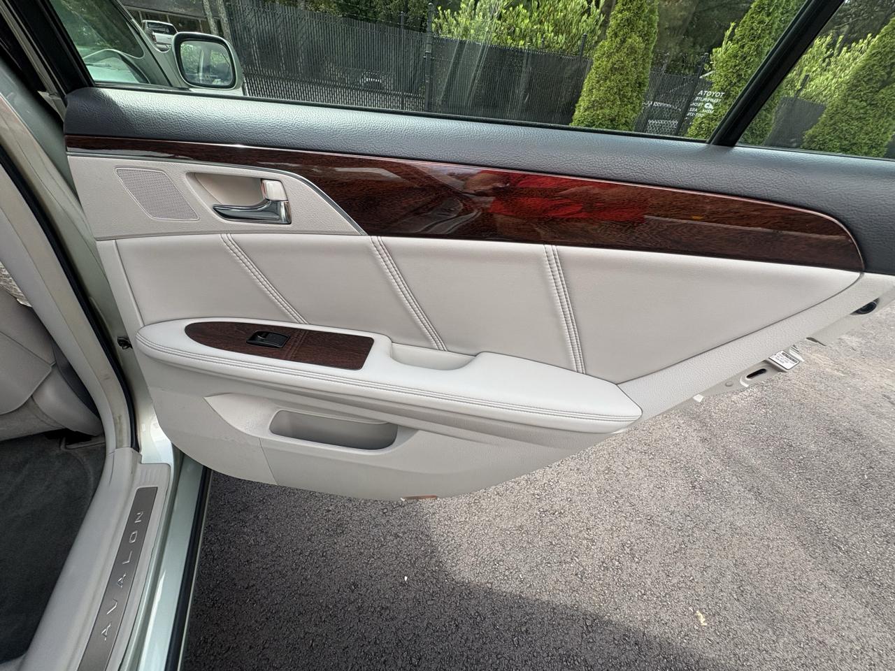 Toyota Avalon 4dr Sdn XL (Natl) 2008