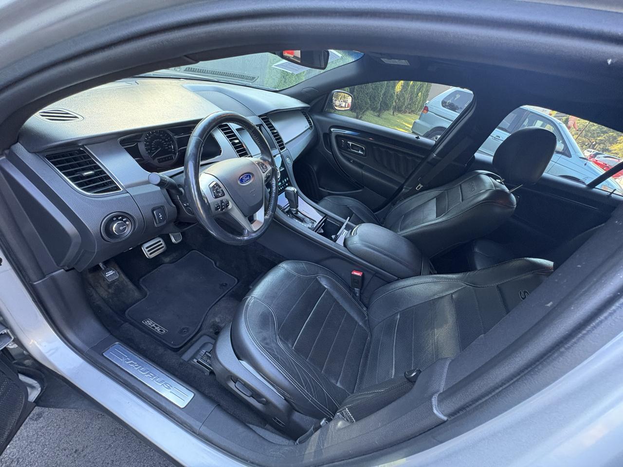 Ford Taurus 4dr Sdn SHO AWD 2015