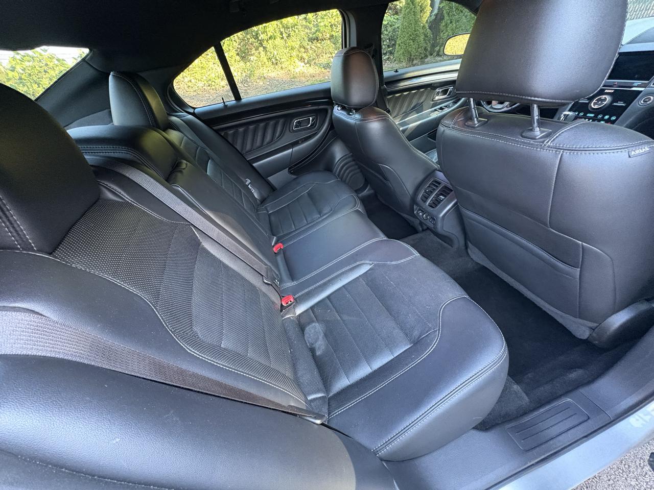Ford Taurus 4dr Sdn SHO AWD 2015