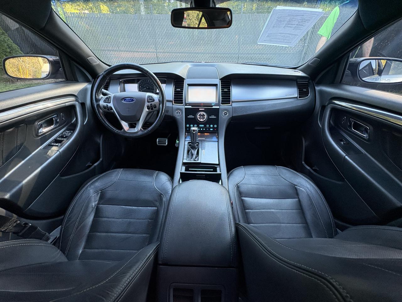 Ford Taurus 4dr Sdn SHO AWD 2015