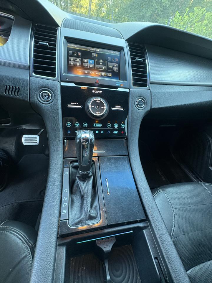 Ford Taurus 4dr Sdn SHO AWD 2015