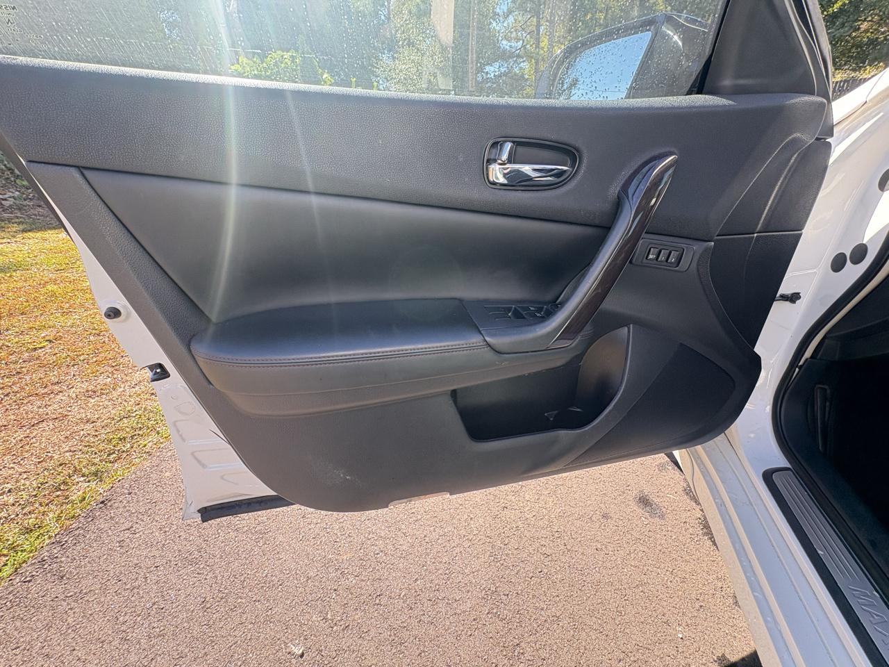 Nissan Maxima 4dr Sdn V6 CVT 3.5 SV w/Premium Pkg 2012