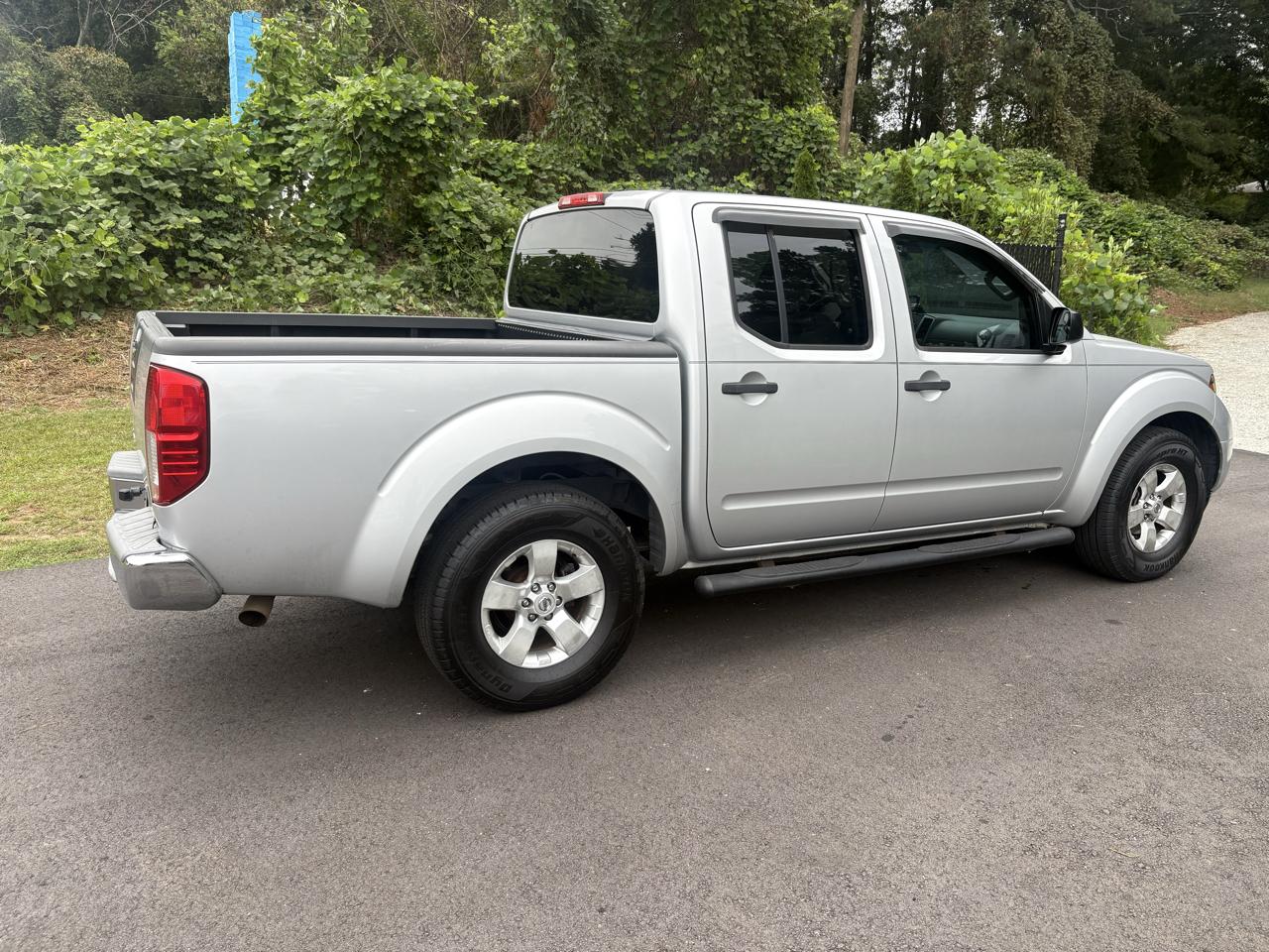 Nissan Frontier 2WD Crew Cab SWB Auto SV 2012